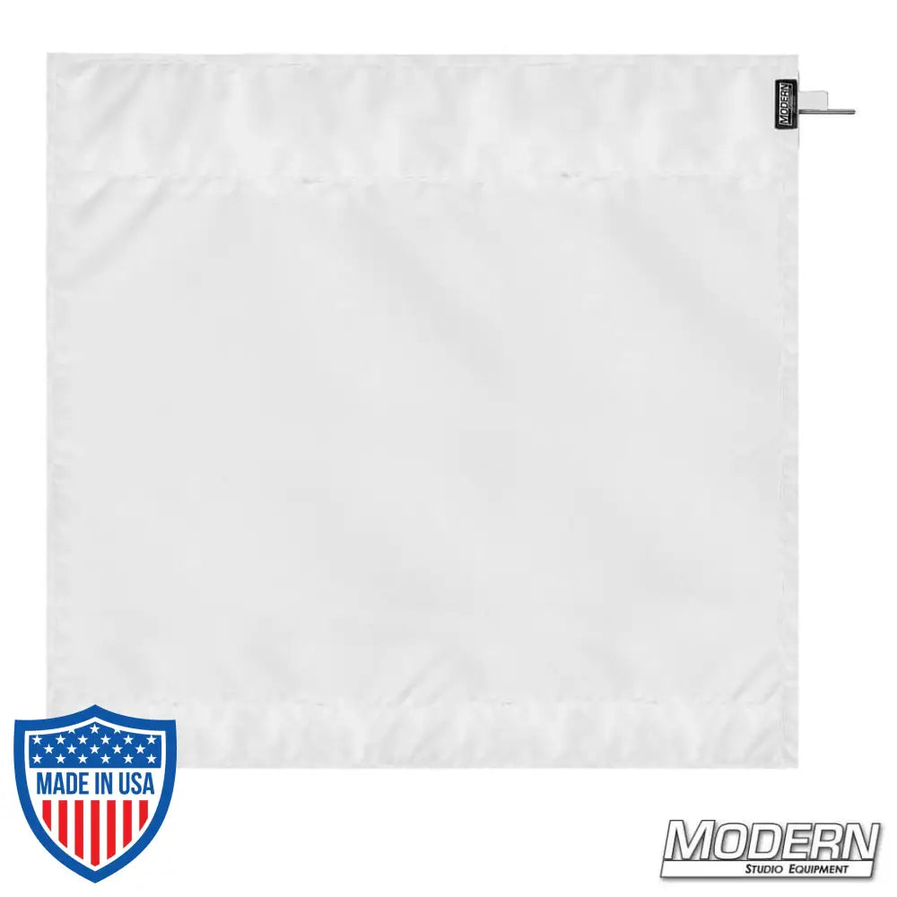 Wag Flag with bleached muslin Ultrabounce material for film grip and rigging, offering bright white bounce and negative fill.